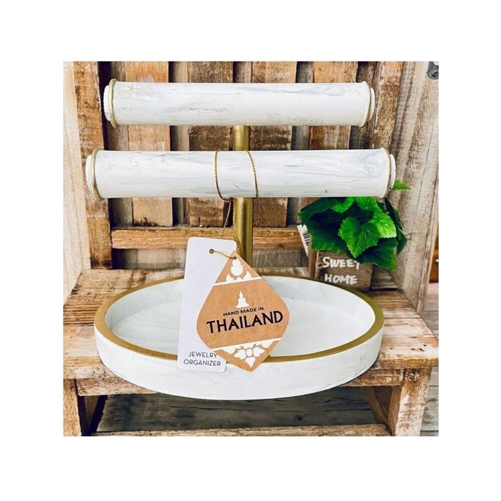 NWT Made in Thailand Gorgeous jewelry holder Organizer with 2 rods & Oval Tray